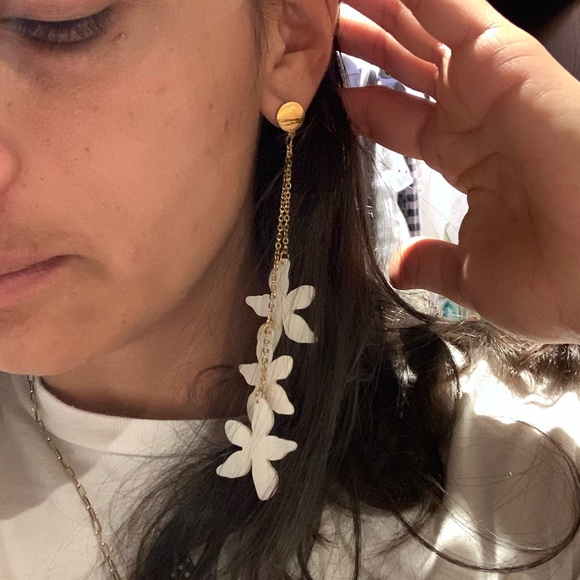 Flower drop earrings🌸 - Picture 3 of 3